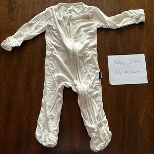 Belan.j zippered footie bamboo